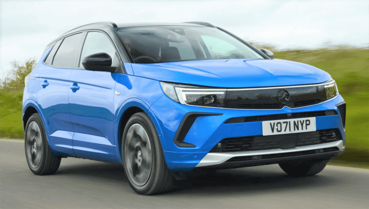 The Amazing Grandland X AllWheel Drive PlugIn Hybrid 2024